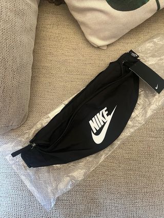 Riñonera Nike