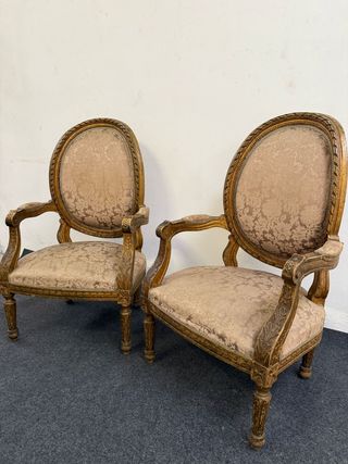 Pareja de sillones estilo Luis XV.