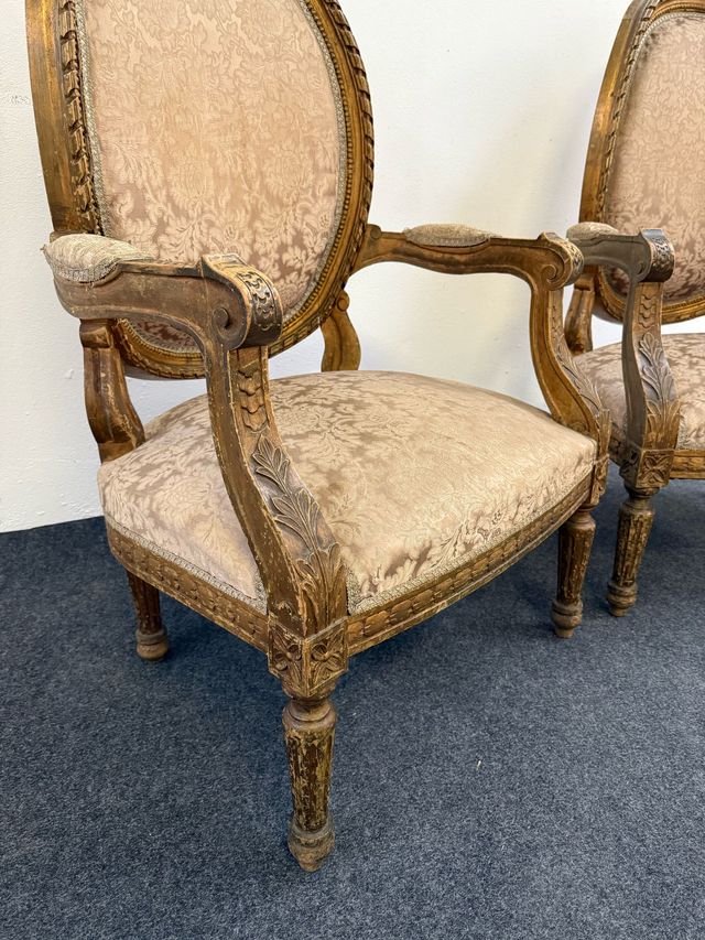 Pareja de sillones estilo Luis XV.