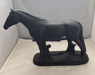 Figura caballo gres negra