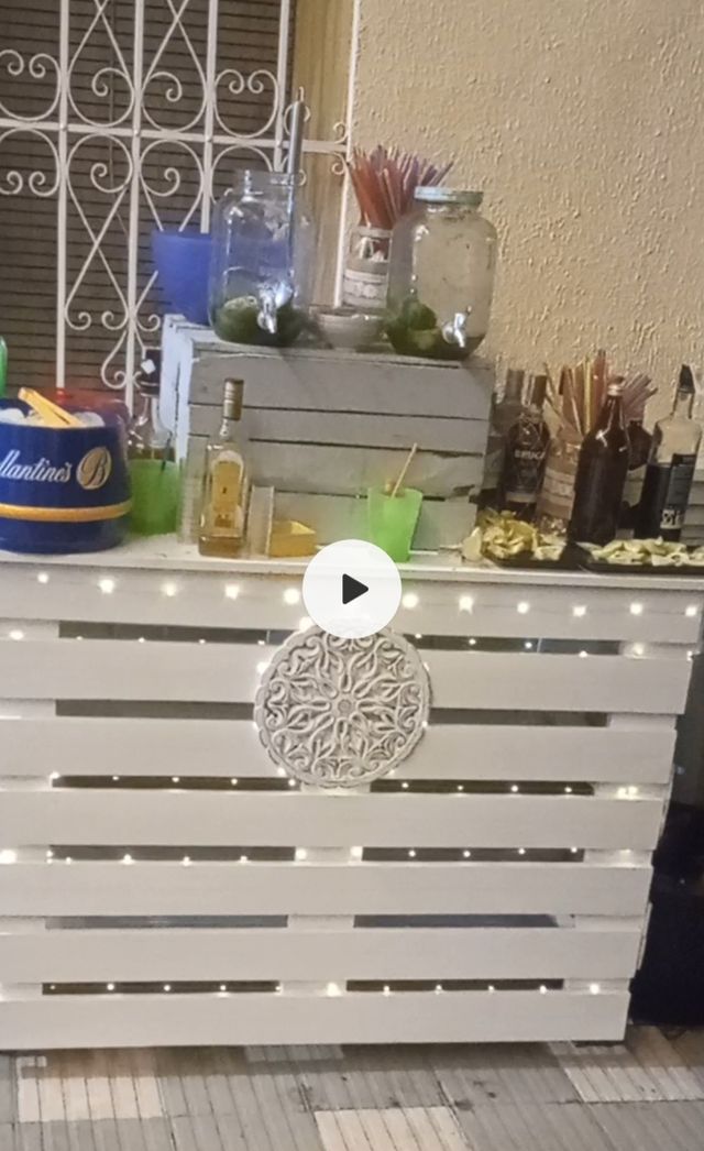 Barra bar palets blanca con luces