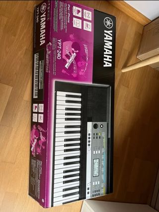Yamaha YPT-240: Piano teclado 61 teclas