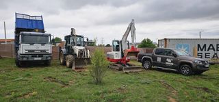 EXCAVACIONES Y MOVIMIENTO TIERRA