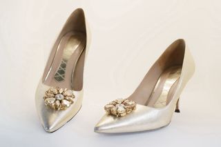 Zapatos joya Magrit dorados novia o invitada