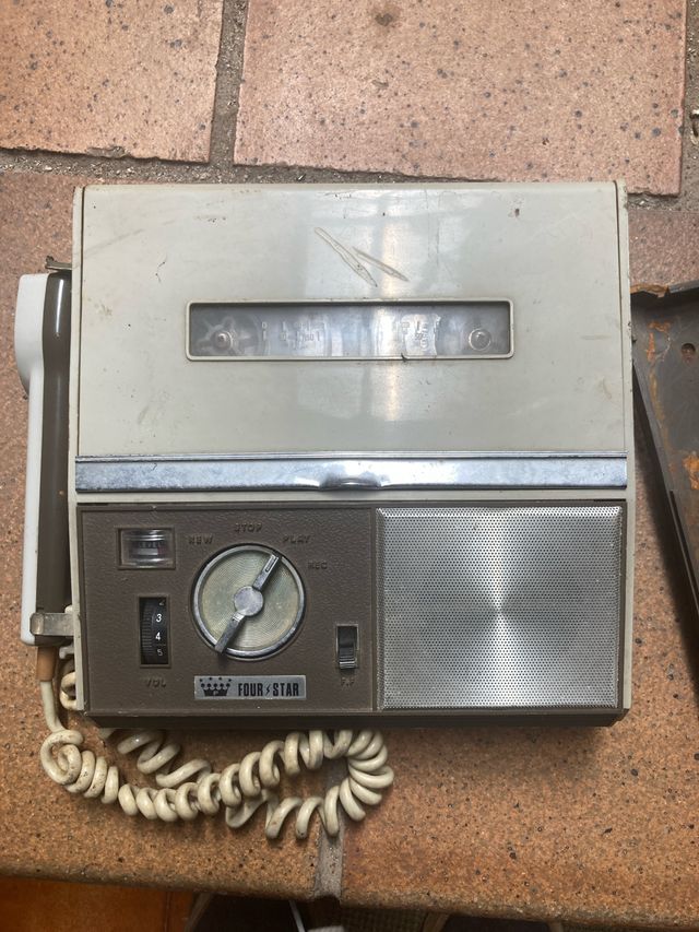 Magnetófono antiguo Four Star
