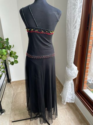 Traje de fiesta top de piedras y falda pantalón