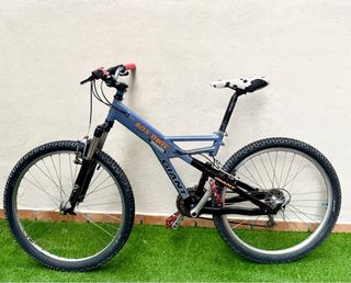 GIANT BOX THREE. Talla M/S. MÁS BICIS