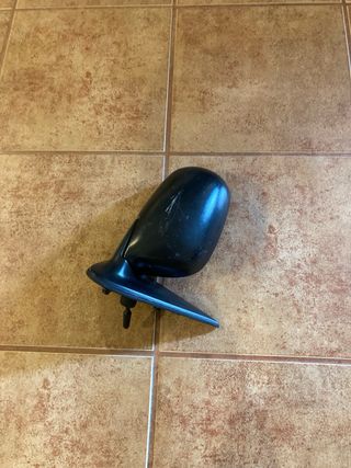 Retrovisor Nissan Micra K11 
Lado derecho. 

