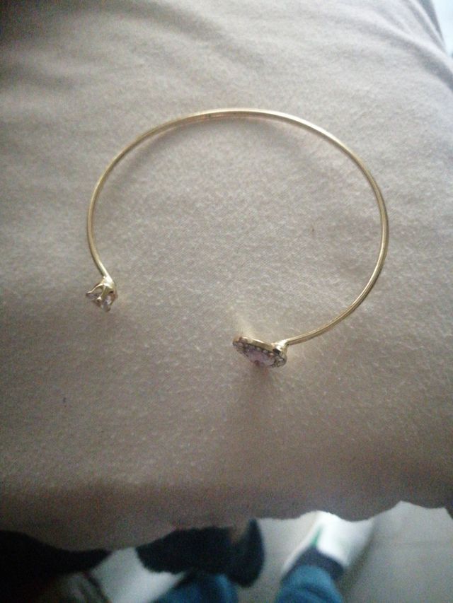 Bracciale rigido oro con cuore viola