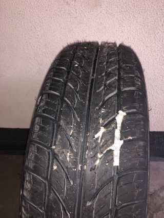 neumatico con llanta.