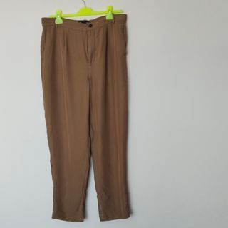 Conjunto Blusa y pantalón " talla L " TODO 3€.