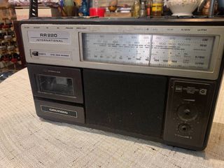 Radio multibanda Grundig