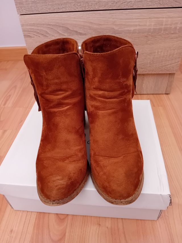 Botines Marrón con flecos