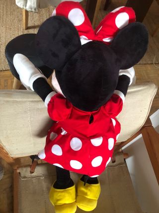 2 muñecas Minnie grande y pequeña Disney