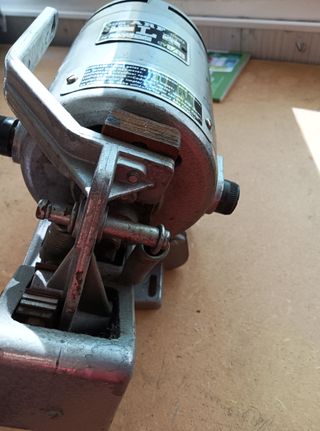Motor máquina coser antiguo