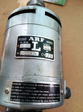 Motor máquina coser antiguo