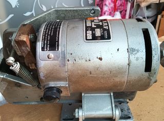 Motor máquina coser antiguo