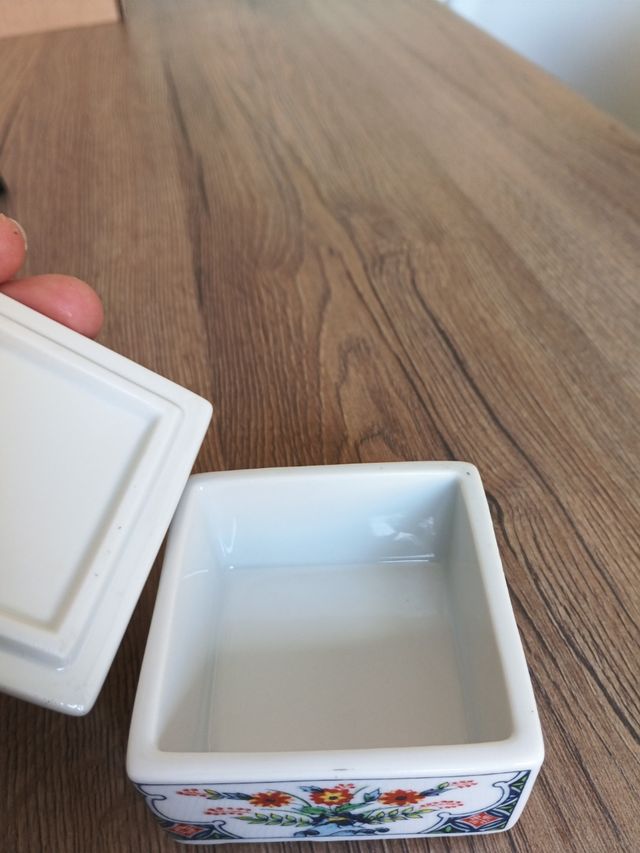 Scatolina porcellana asiatica