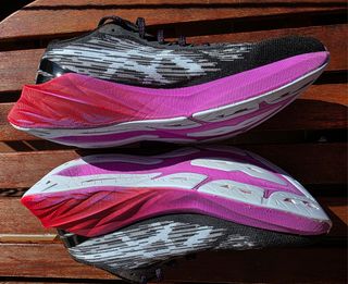 Asics Novablast 3, Número 41,5