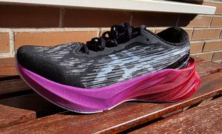 Asics Novablast 3, Número 41,5