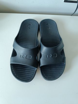 Chanclas playa negras