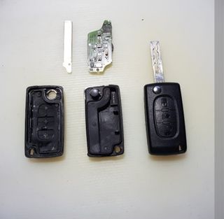 LLAVES DE COCHE Y HOGAR ( WILLKEY ).