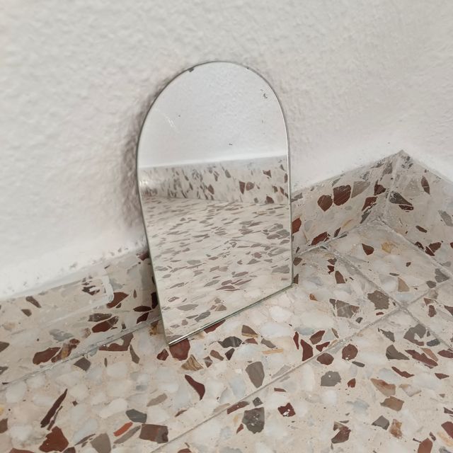 1€: Espejo pequeño
