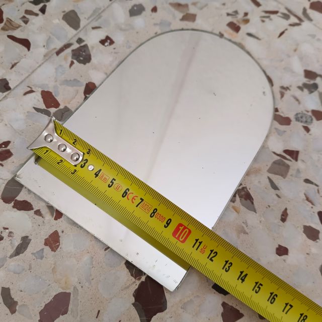 1€: Espejo pequeño