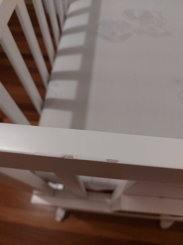 Minicuna blanca colecho evolutiva con textiles