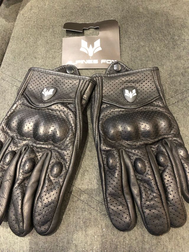 Guantes de moto perforados