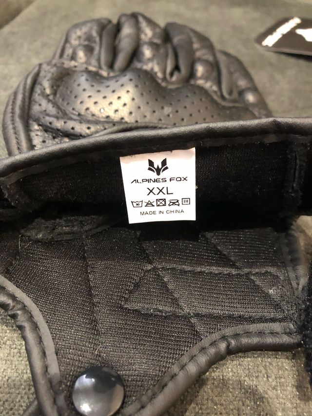 Guantes de moto perforados