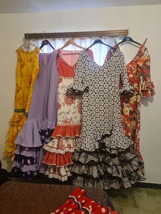 Trajes flamenca multicolor talla 40 a 44.