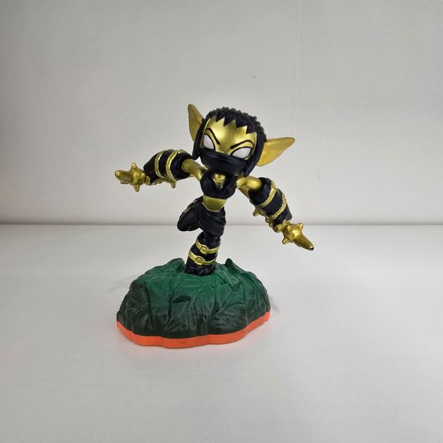 Skylanders Giants Legendary Stealth Elf