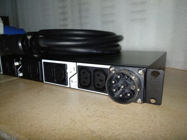 IBM PDU - Distribuidor / convertidor de energía 