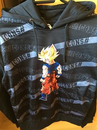 SUDADERA CON GORRO TOTALMENTE NUEVA-TALLA -L