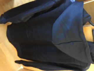 SUDADERA CON GORRO TOTALMENTE NUEVA-TALLA -L