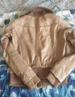 Giacca pelle beige Bershka