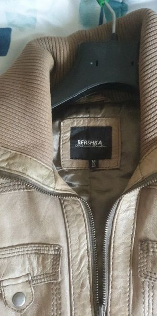 Giacca pelle beige Bershka