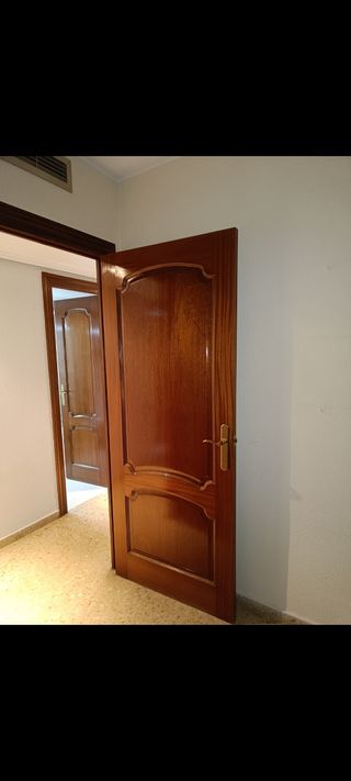 Puertas madera
7 unidades (cada una 40€)

