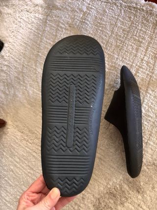 Chanclas negras talla 42