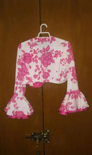 Vestido gitana flamenca con chaquetilla a juego