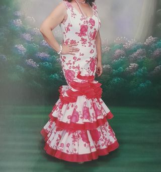 Vestido gitana flamenca con chaquetilla a juego
