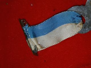 ESCUDO ALICANTE MERITO GRAN MEDALLA antigua