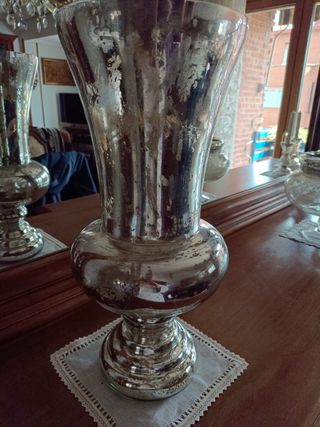 Jarrón , bombonera y candelabros vidrio