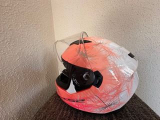 Estupendo casco chica moto