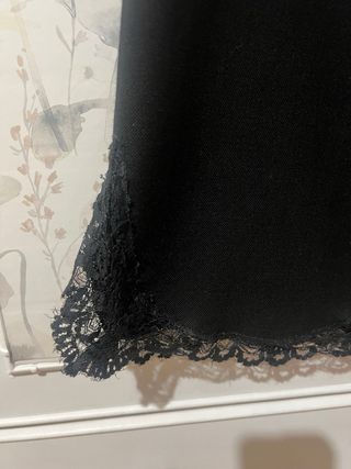 Falda negra encaje