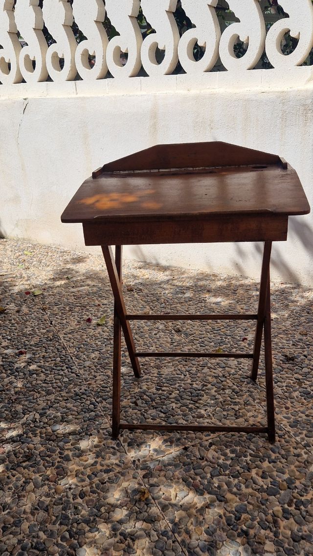 Escritorio infantil antiguo de 1900