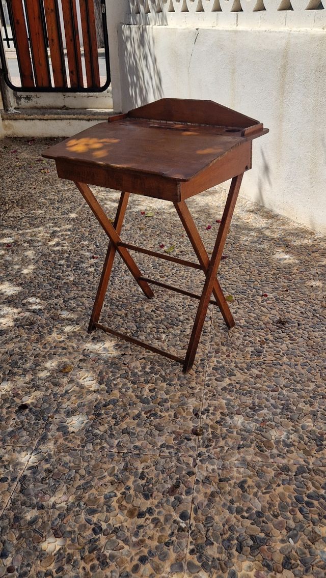 Escritorio infantil antiguo de 1900