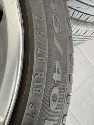NEUMÁTICOS PIRELLI 245 40 18 97Y + Llantas