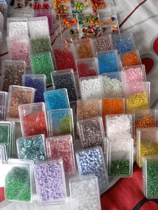 Abalorios de cristal multicolor
